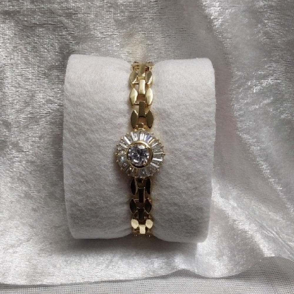 Elegant 14k Gold Plated Bracelet with CZ Accent - Picture 4 of 6